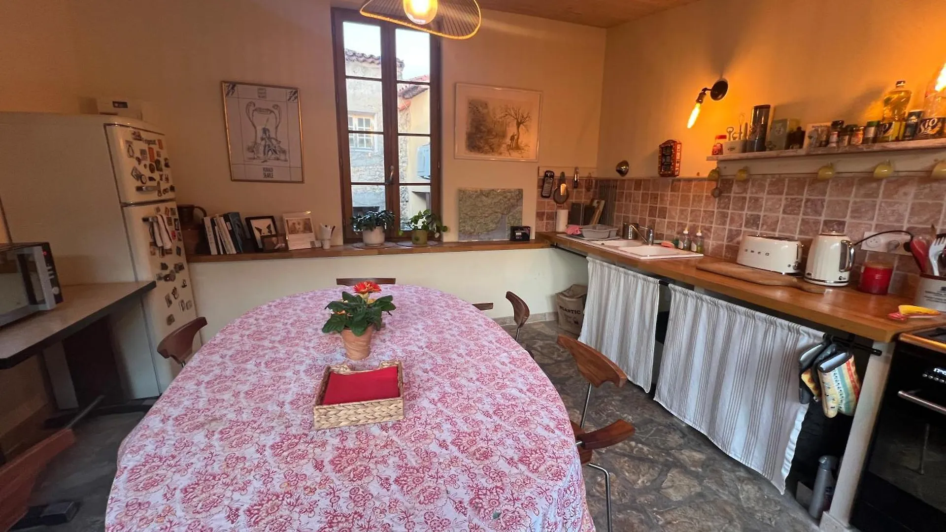 Séjour chez l'habitant La Chambre Rose-Maison Searle à Tourtour