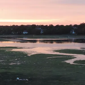 https://les-toiles-de-mer-fouesnant.inbrittany.com
